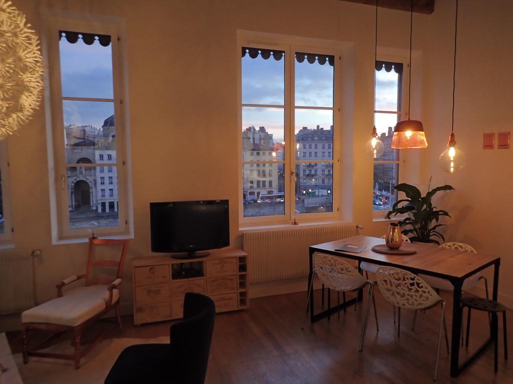 La "Pepite" Du Vieux Lyon Apartment Bagian luar foto